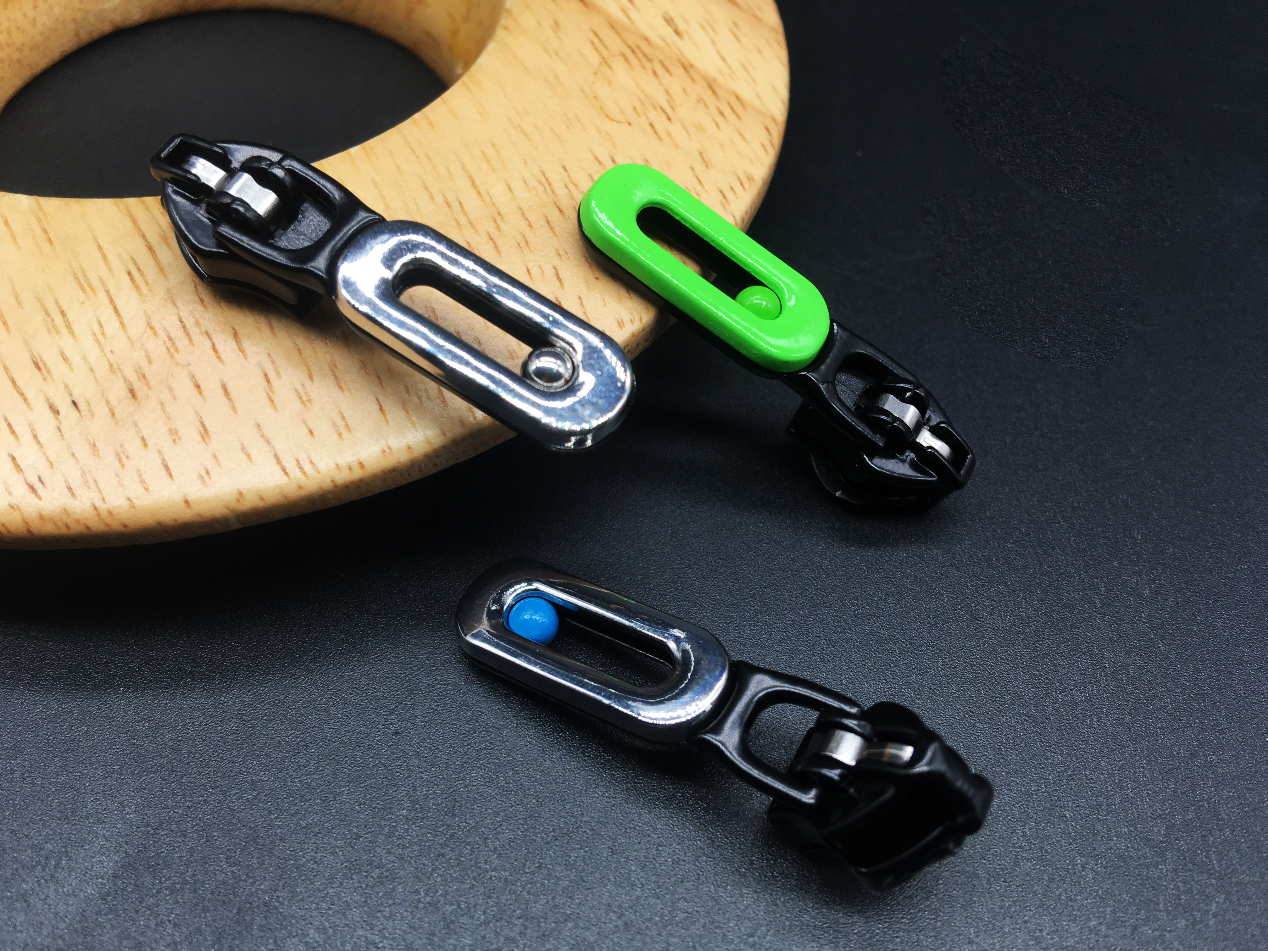 轨道圆球滑动片